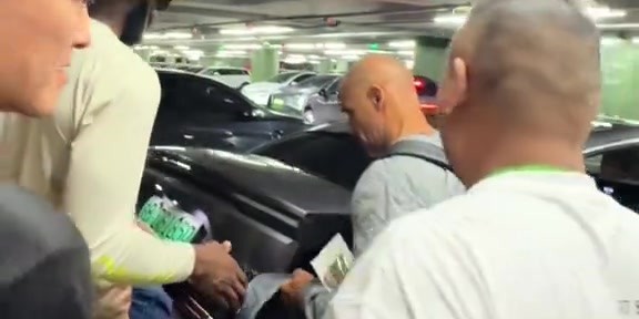 开云官网入口-杰伦-布朗亲身体验蔚来高端车型et9 上海试驾售价接近80万元