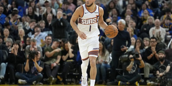 杜兰特：对布克的防守压迫做得很好 最终是我们完成了制胜一击