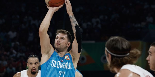 开云官网入口-东契奇伤势无碍确认随队出征欧锦赛 湖人记者报道