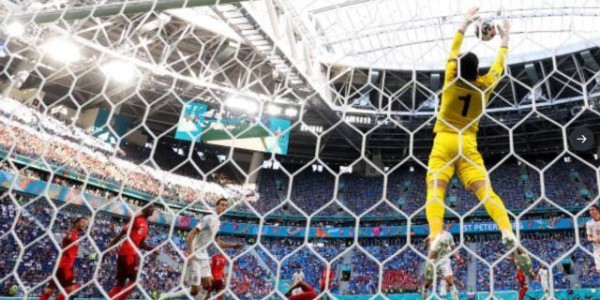 开云体育平台-1米83的“巨人”难煞西班牙，佐默延续神奇又创纪录