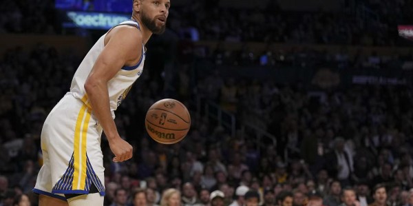 库里在社媒发布中国行视频：刚落地中国，这里的氛围无与伦比