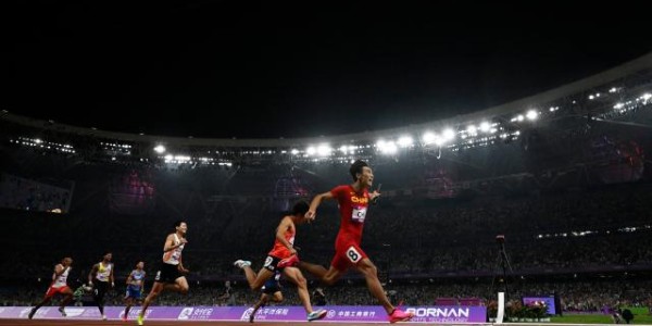 中国短跑喜迎丰收夜 包揽男女百米接力亚运金牌